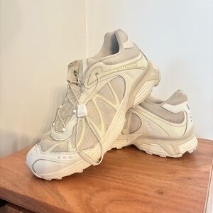 Salomon XT-Whisper Sneaker Size 10 Vanilla Cream